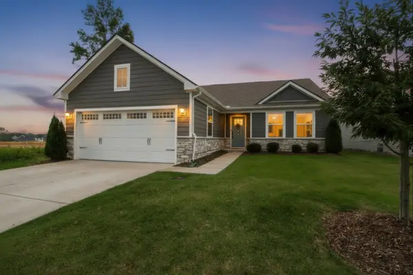 430 Saddleview Dr, White House, TN 37188