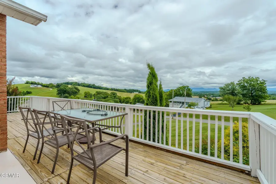 940 Hilltop Lane, Kodak, TN 37764 - #2