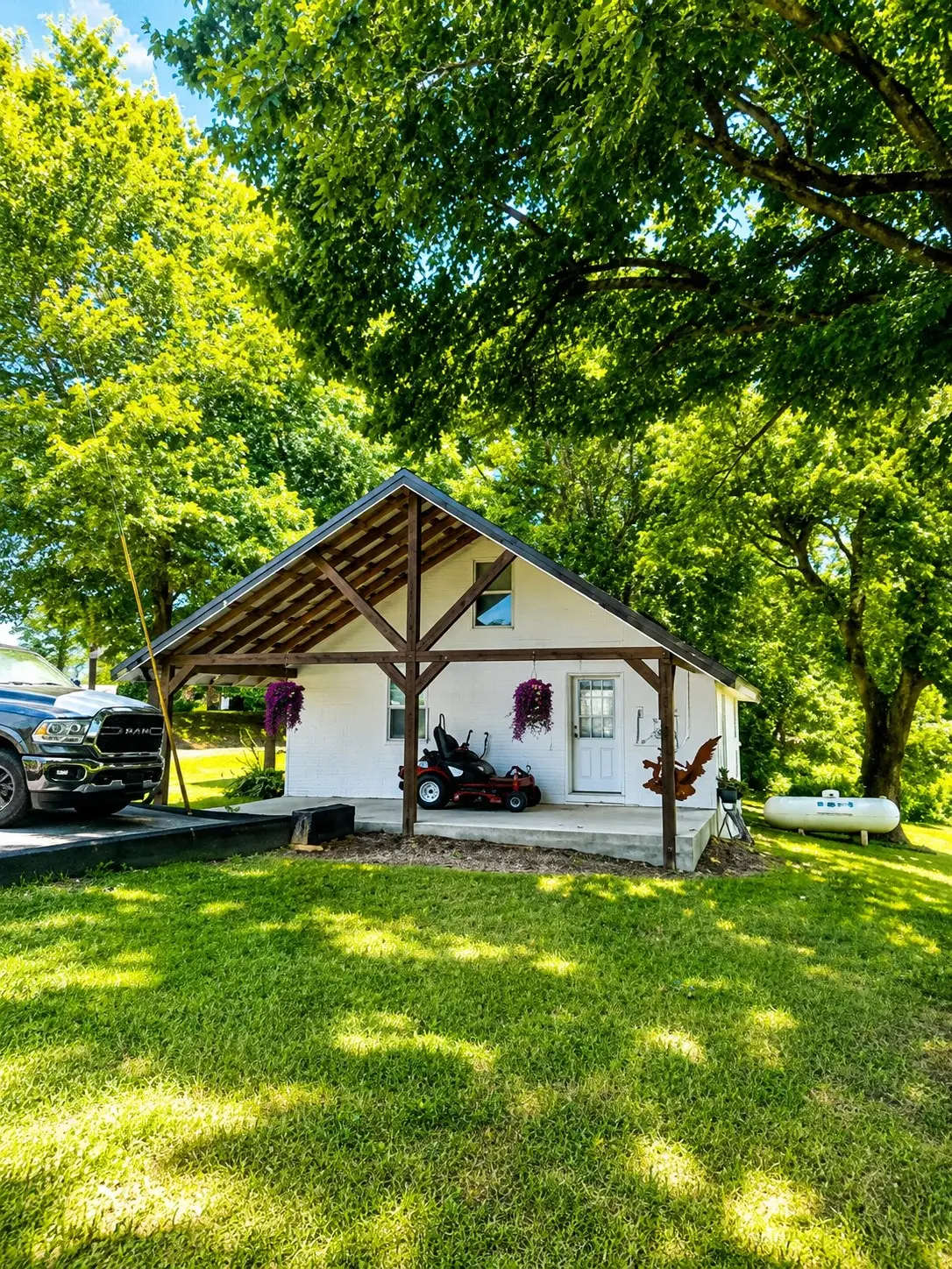 361 Hawkins Rd, Westmoreland, TN 37186 - #1