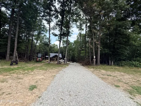 831 Remington Rd, Jamestown, TN 38556
