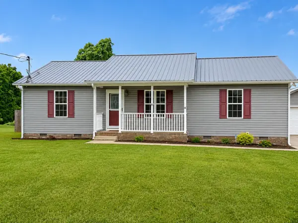 383 Strawberry Dr, Winchester, TN 37398