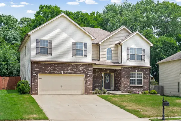 727 Sturdivant Dr, Clarksville, TN 37042
