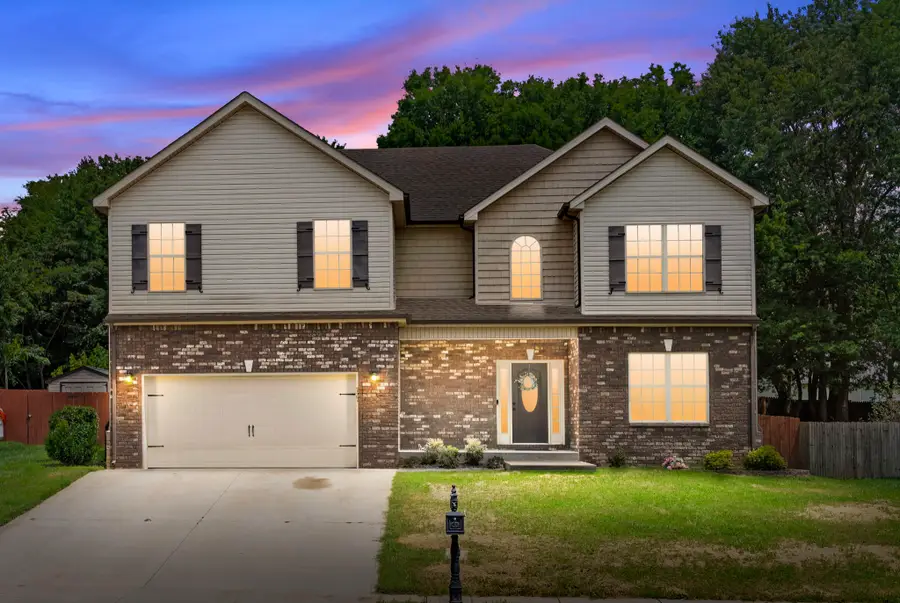 727 Sturdivant Dr, Clarksville, TN 37042 - #2