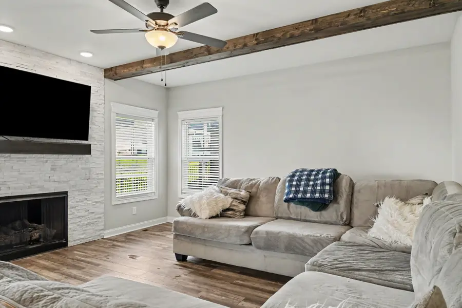 272 Bluebell Dr, Clarksville, TN 37043 - #3