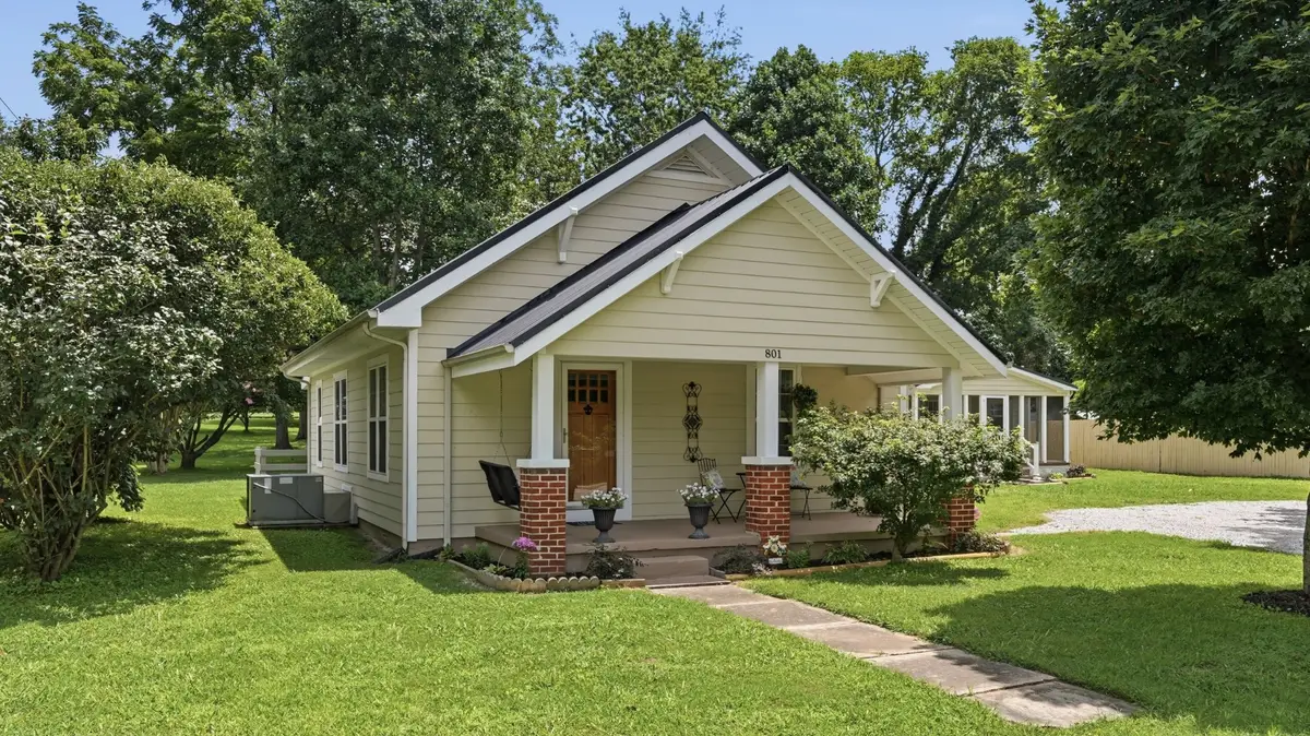 801 S High St, Winchester, TN 37398 - #1