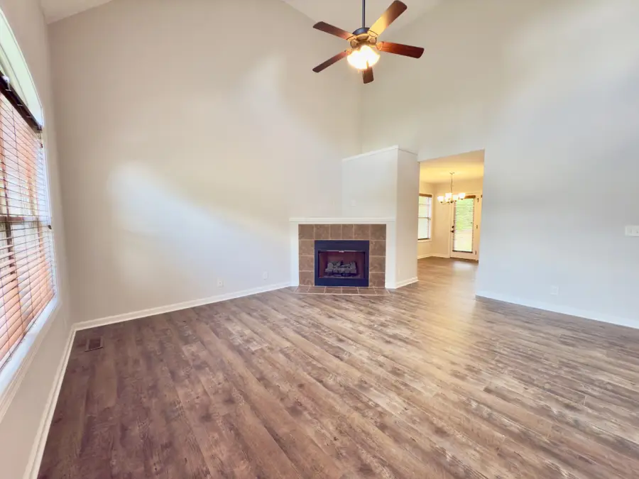638 Hidden Valley Dr, Clarksville, TN 37040 - #3