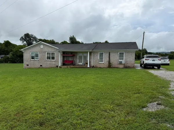 1361 Joyce Ln, Winchester, TN 37398