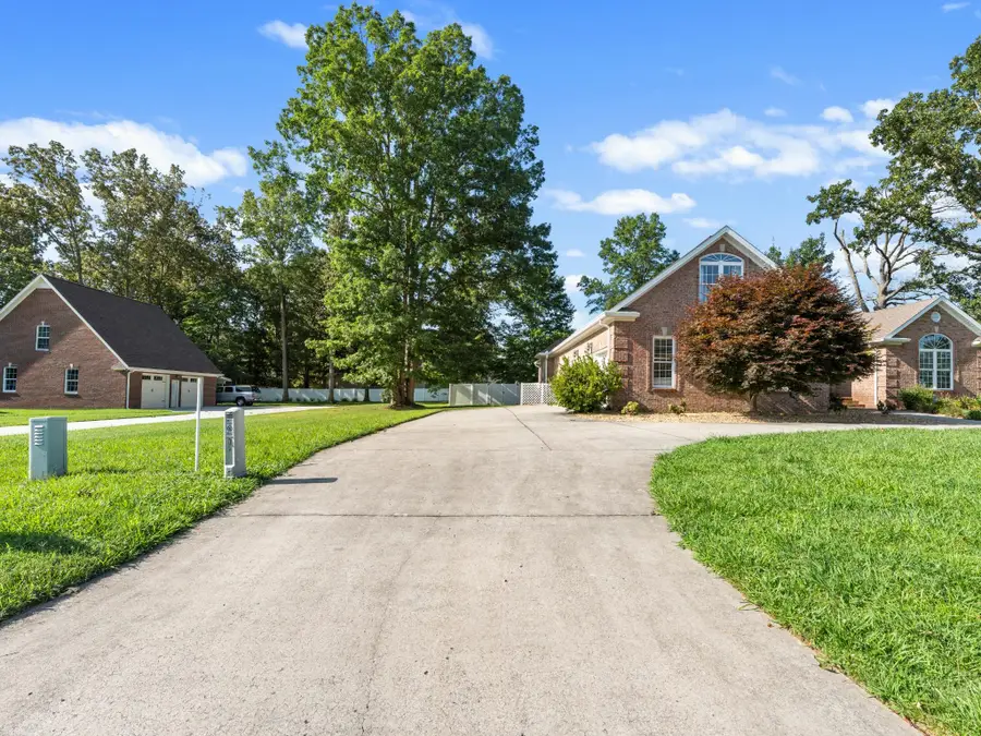 142 Heritage Cir, Manchester, TN 37355 - #3