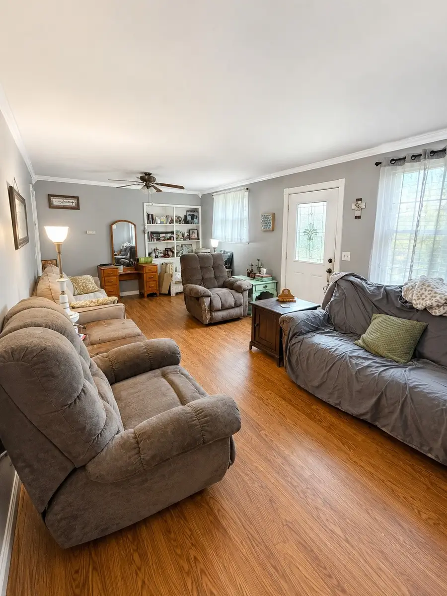 204 Lakeshore Dr, McMinnville, TN 37110 - #3