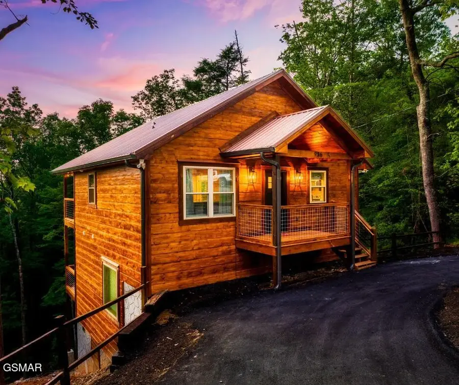 936 E Fir Street, Sevierville, TN 37876 - #2