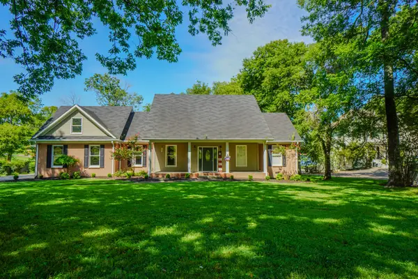 242 Lake Terrace Dr, Hendersonville, TN 37075