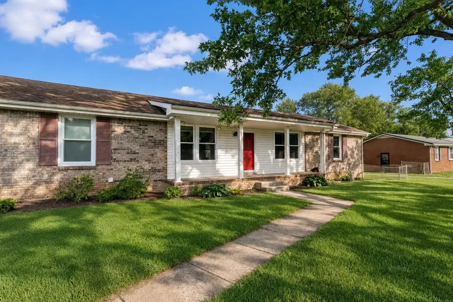 2233 Robin Dr, Clarksville, TN 37042 - #2