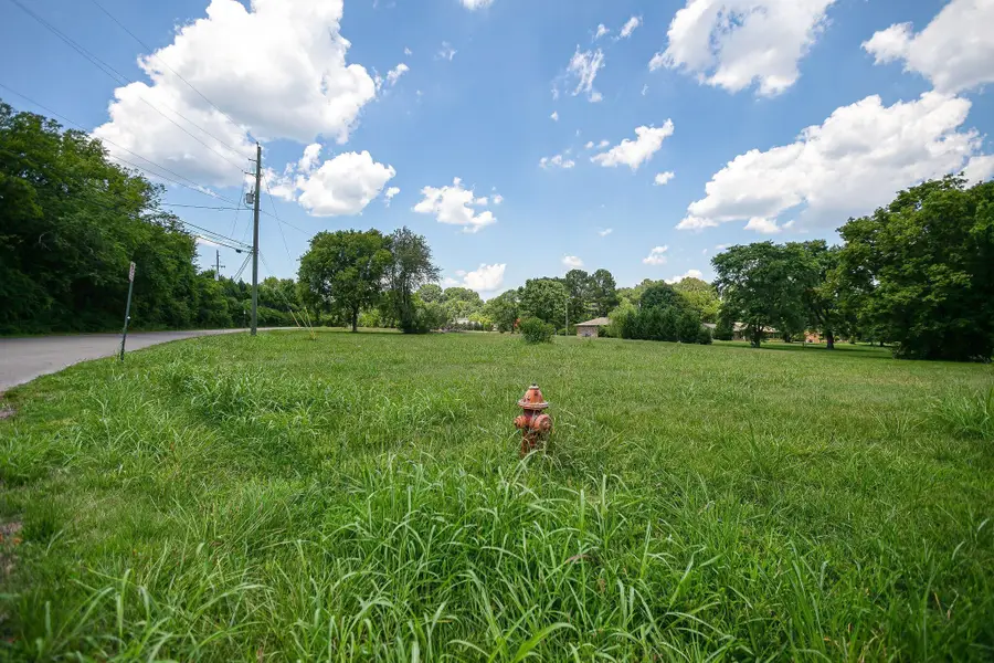 8356 Highway 100, Nashville, TN 37221 - #2