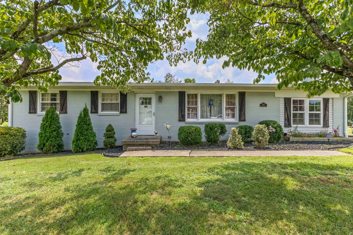105 E Roberts Rd, Portland, TN 37148 - #1