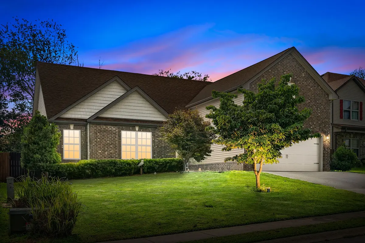 639 Sturdivant Dr, Clarksville, TN 37042 - #1