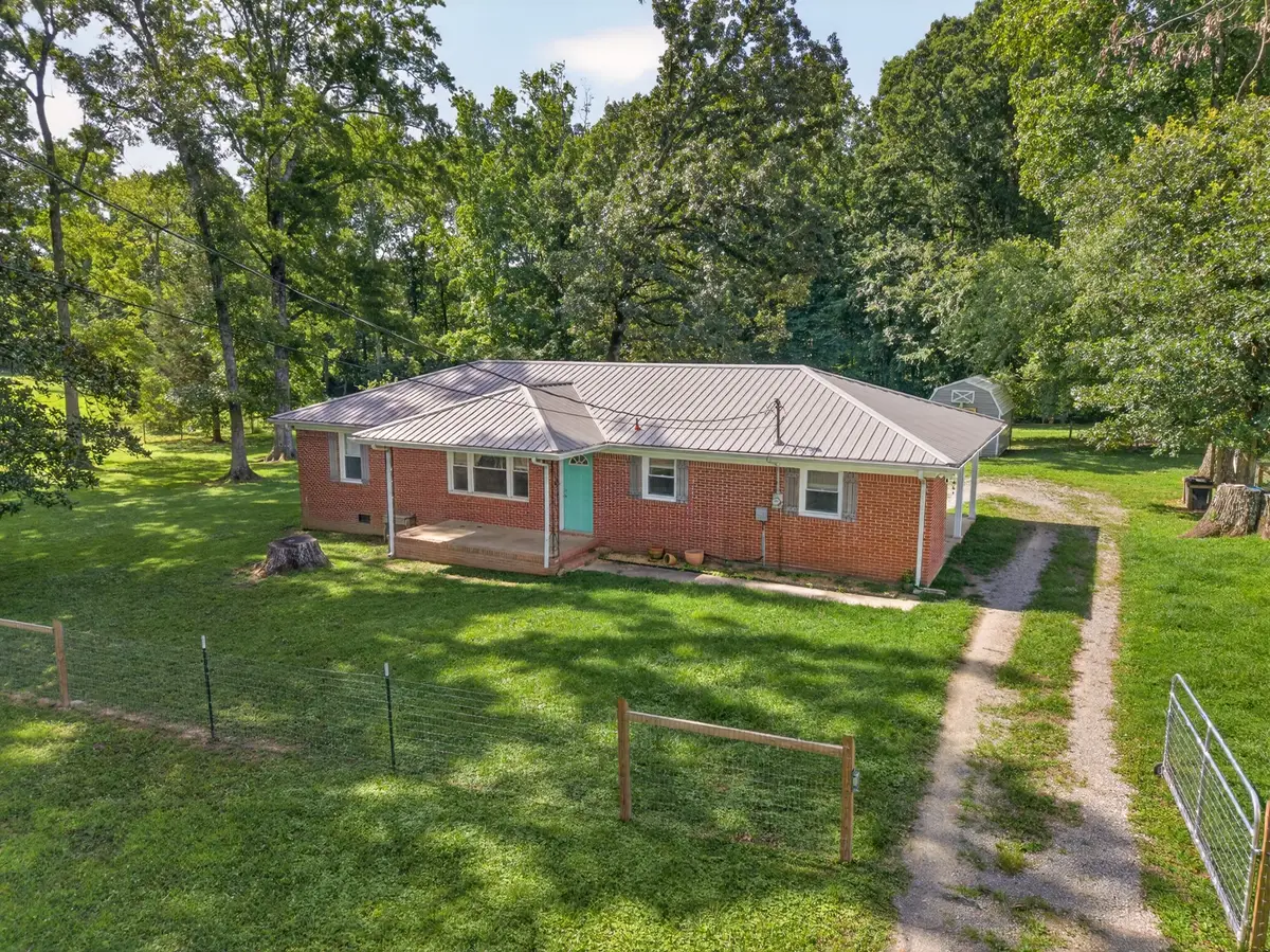 83 W Point Dr, Fayetteville, TN 37334 - #1