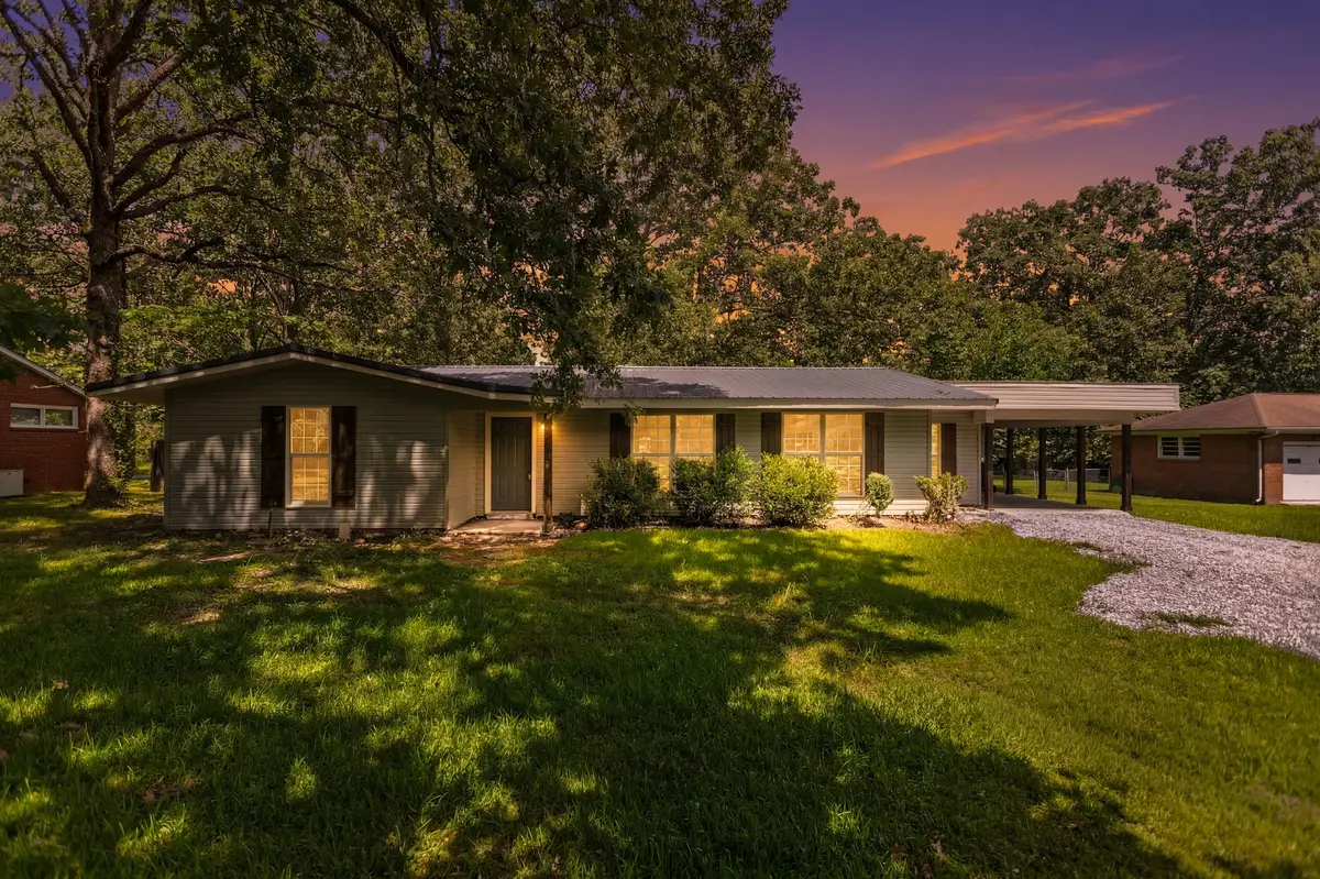 204 Foxboro Ln, Tullahoma, TN 37388 - #1