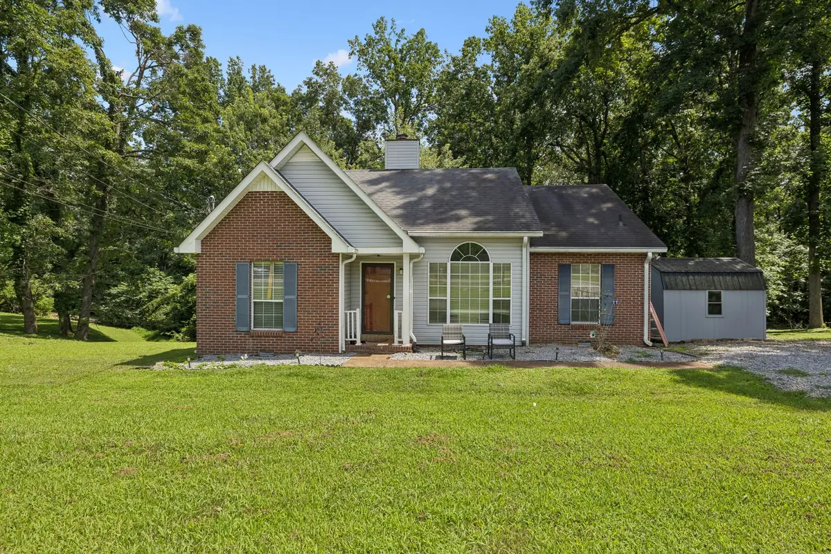 1044 Winding Way Dr, White House, TN 37188 - #1