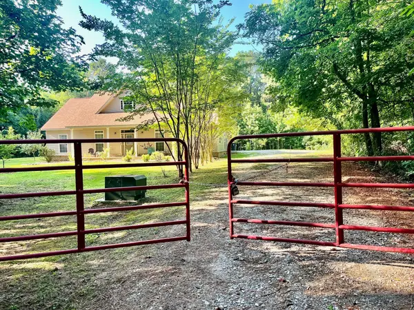 1408 Shady Grove Road, Russellville, AL 35653