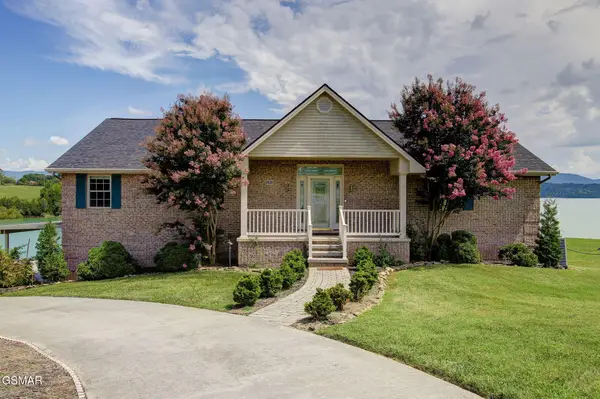 1820 Harbor Hills Lane, Dandridge, TN 37725