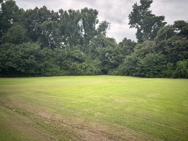 15 Deborah Dr, Jackson, TN 38305