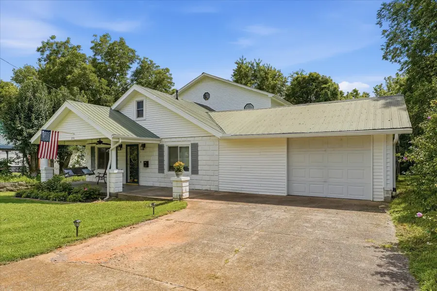 214 Cullum Ave, Dickson, TN 37055 - #2