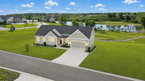 426 Moon Bay Dr, Kuttawa, KY 42055