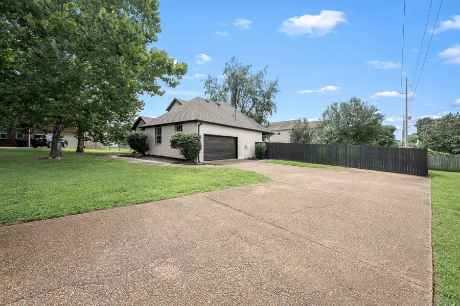 907 Harpeth River Ct, Murfreesboro, TN 37129 - #2