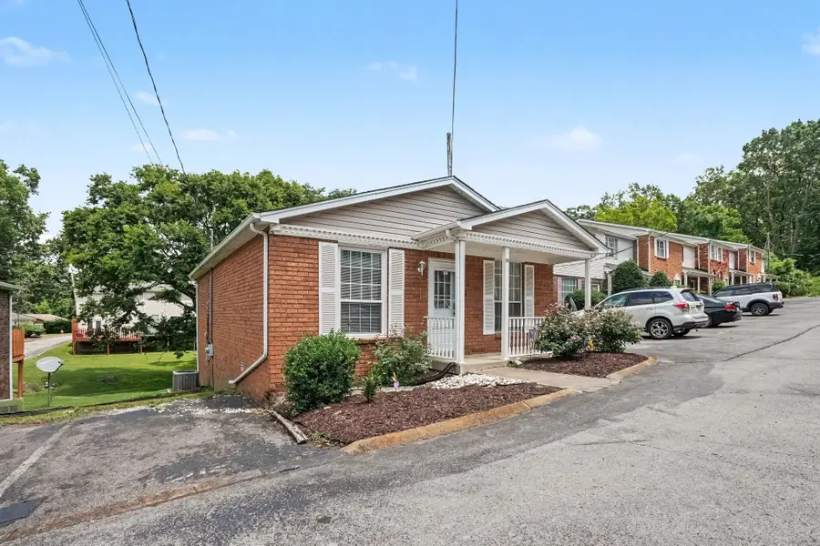 126 Five Oaks Dr, Nashville, TN 37217 - #2