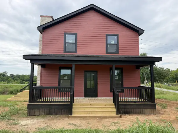 960 W Trimble Rd, Milton, TN 37118