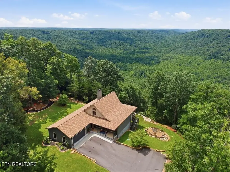 583 Cliff Park Rd, Monterey, TN 38574 - #2