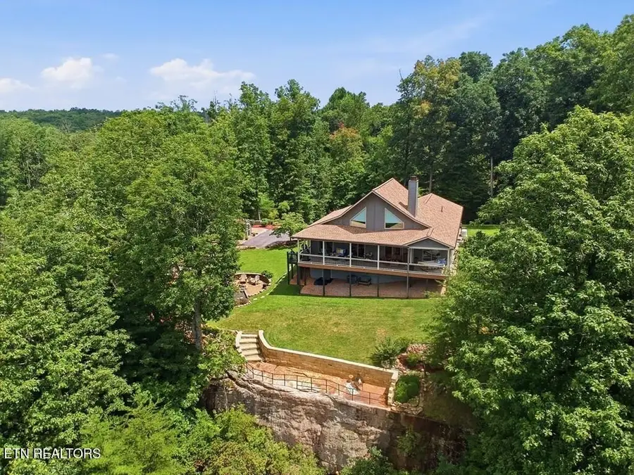 583 Cliff Park Rd, Monterey, TN 38574 - #3
