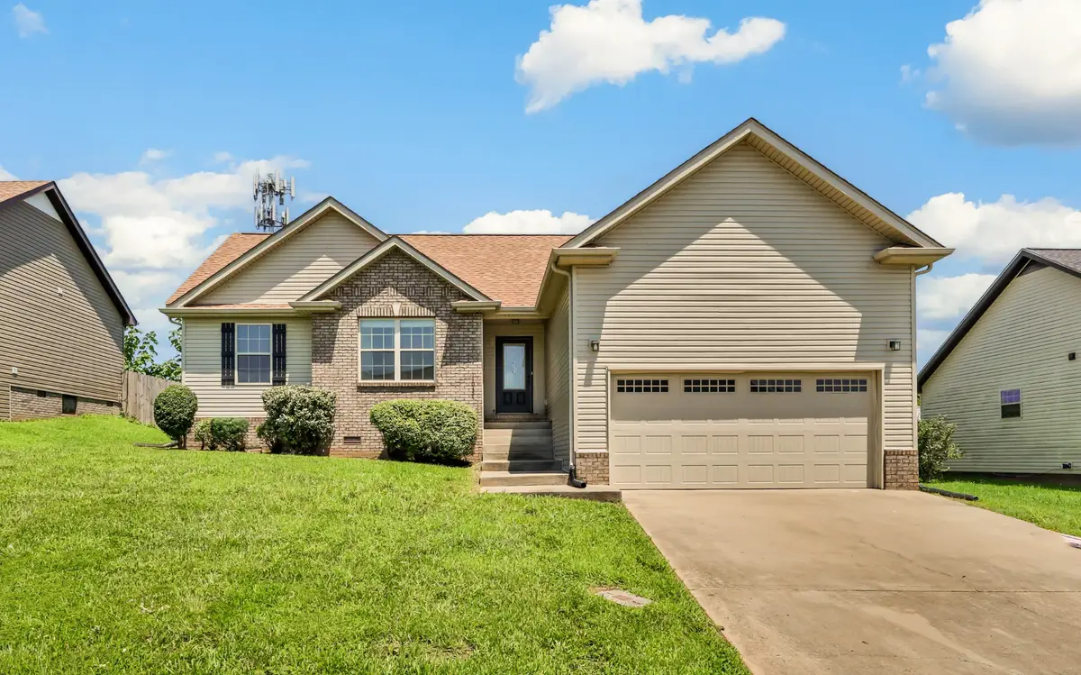 1037 Charles Thomas Dr, Clarksville, TN 37042 - #1