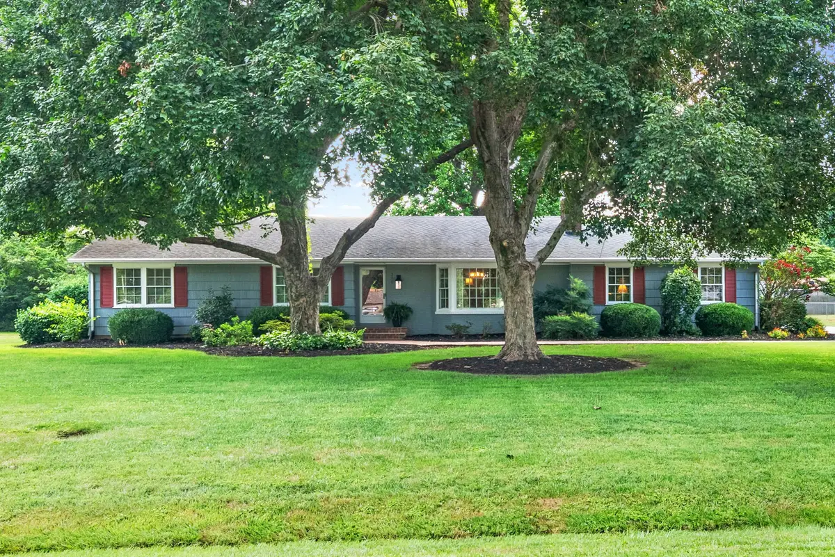 320 Skyline Park Dr, Hopkinsville, KY 42240 - #1