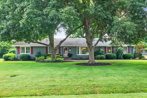 320 Skyline Park Dr, Hopkinsville, KY 42240