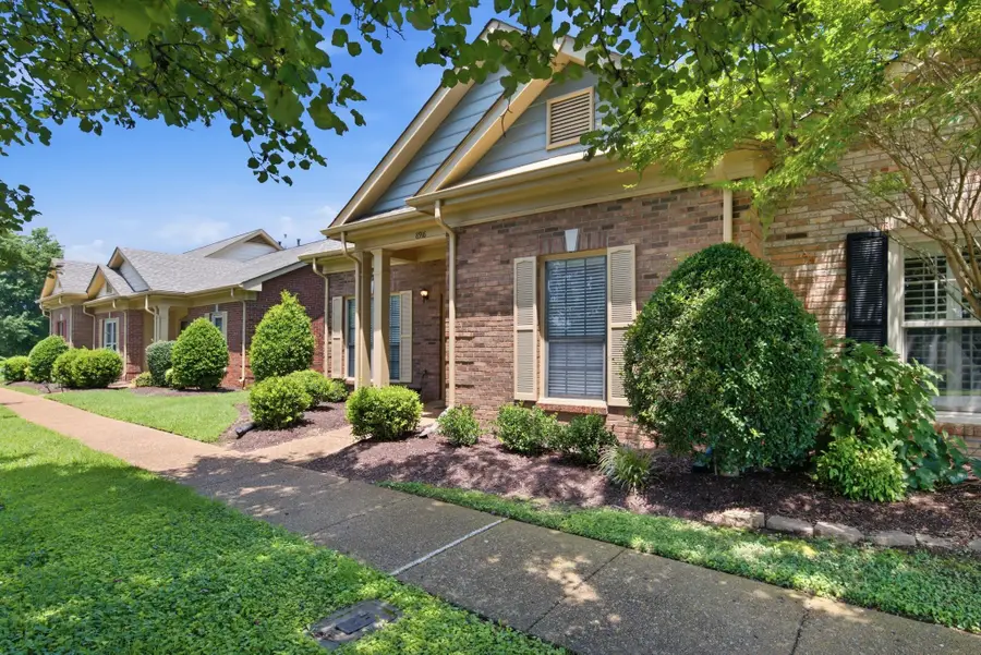 8916 Sawyer Brown Rd, Nashville, TN 37221 - #3