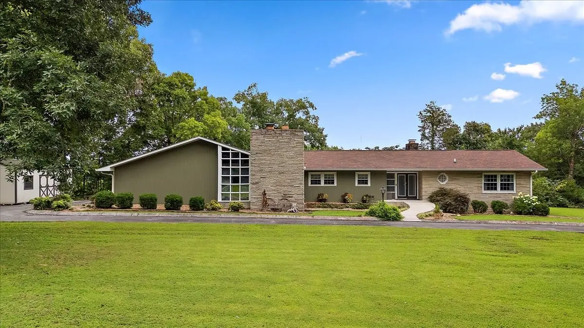 615 Narrows Rd, Shelbyville, TN 37160 - #1