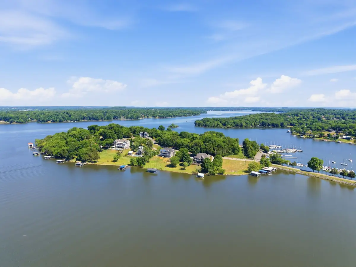 305 Harbor Dr, Old Hickory, TN 37138 - #1