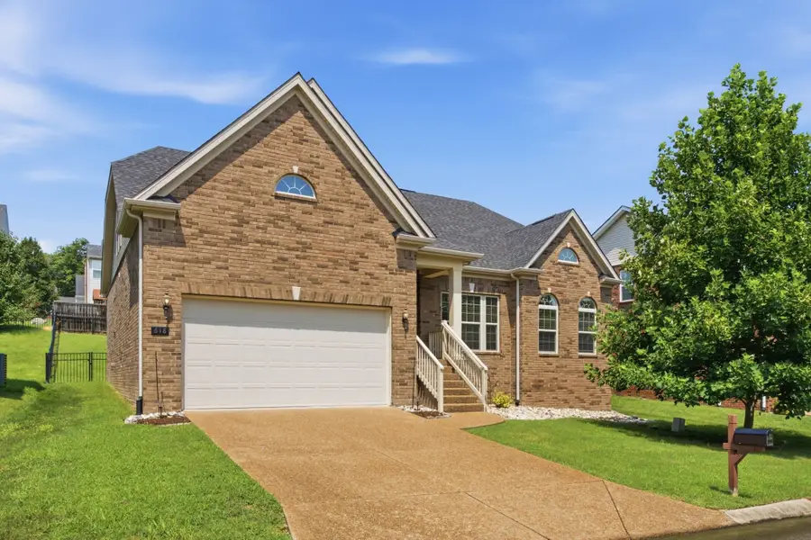 618 Stonebridge Ln, Mount Juliet, TN 37122 - #2