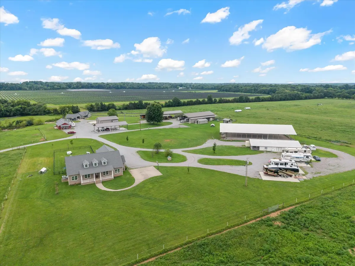 221 Eady Rd, Shelbyville, TN 37160 - #1