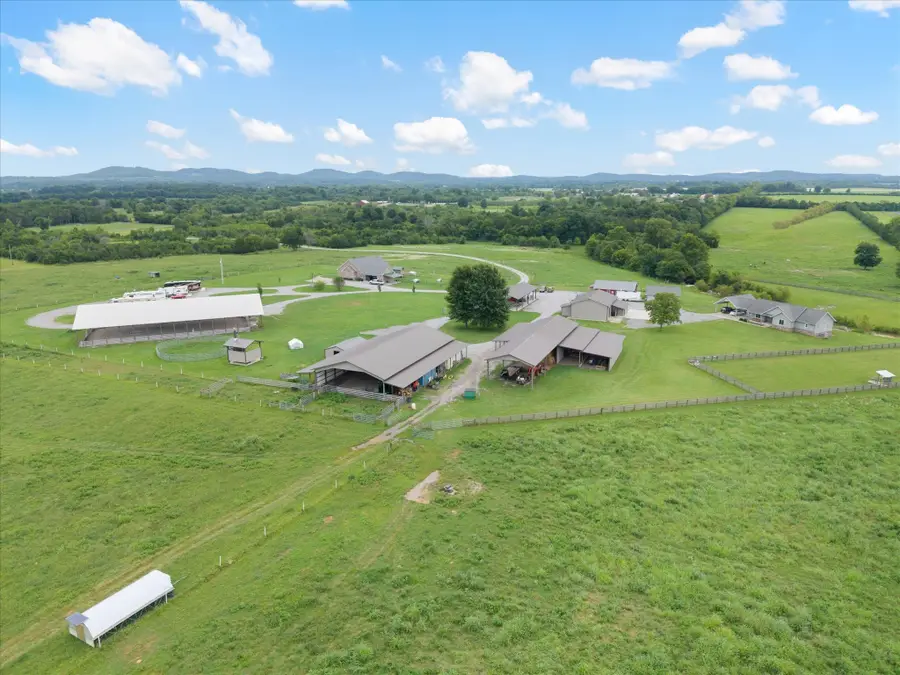 221 Eady Rd, Shelbyville, TN 37160 - #2