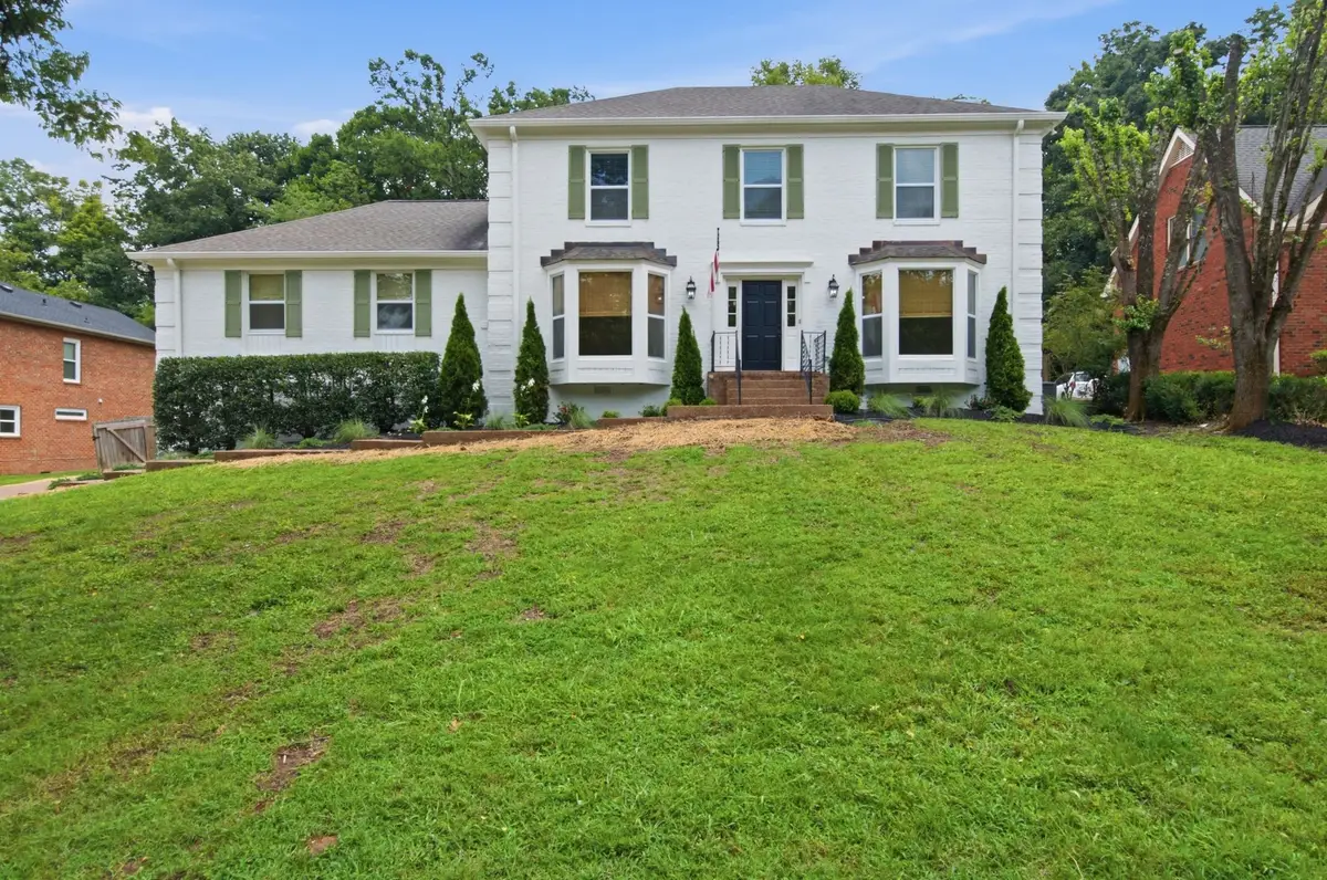 8005 Montcastle Dr, Nashville, TN 37221 - #1