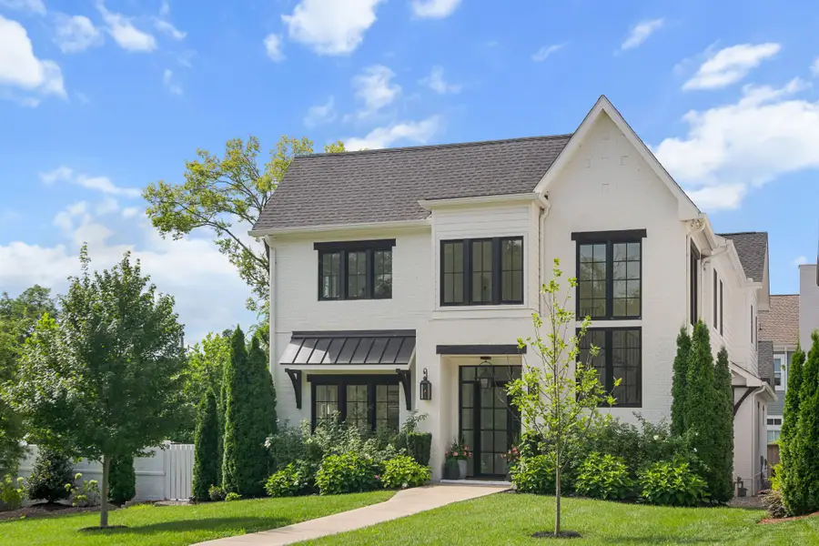 1715 Hillmont Dr, Nashville, TN 37215 - #2