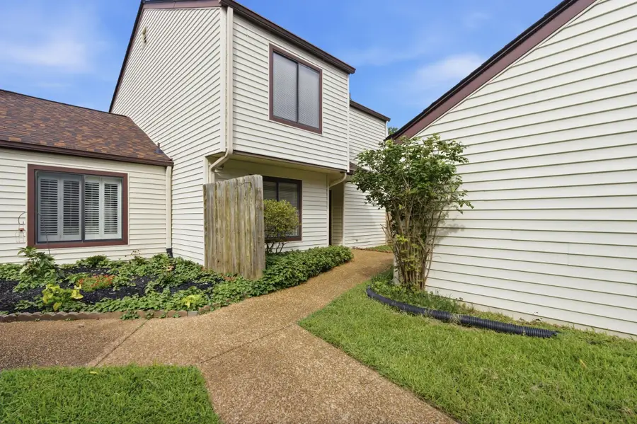 4864 Woodview Dr, Old Hickory, TN 37138 - #2