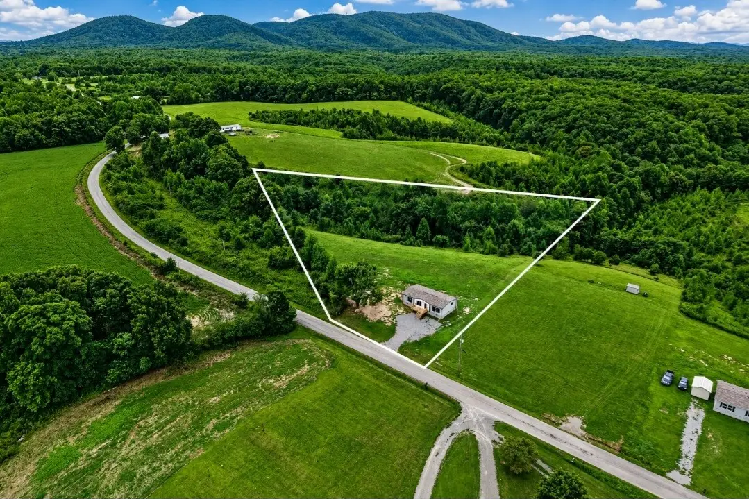 3021 Pea Ridge Rd, Liberty, TN 37095 - #1