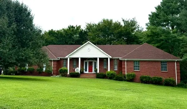 30 Oak Valley Dr, Spring Hill, TN 37174