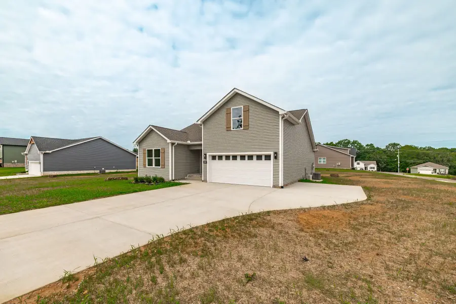 4202 Hereford Dr, Greenbrier, TN 37073 - #3