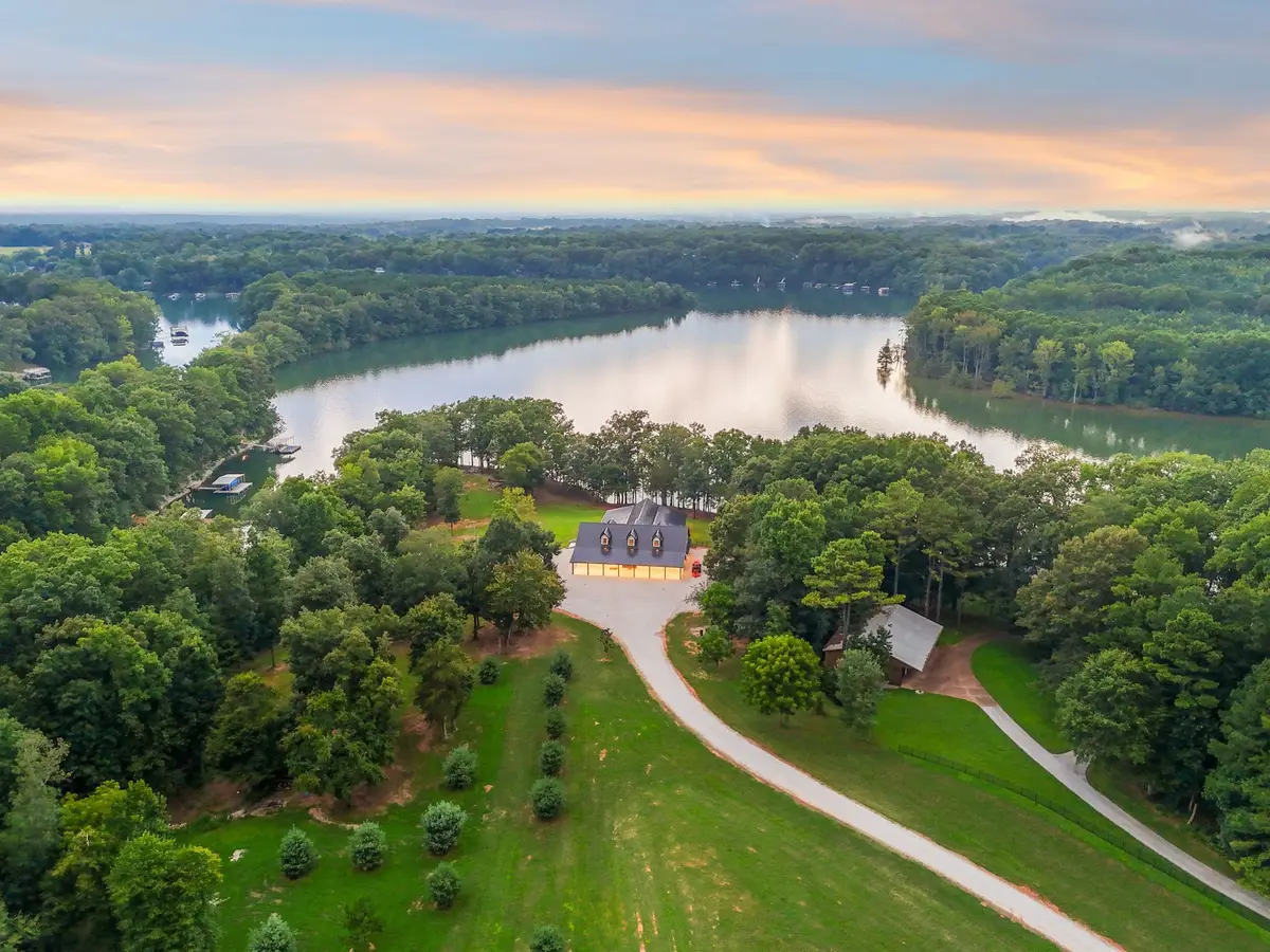 323 Sunset Cove Ln, Winchester, TN 37398 - #1