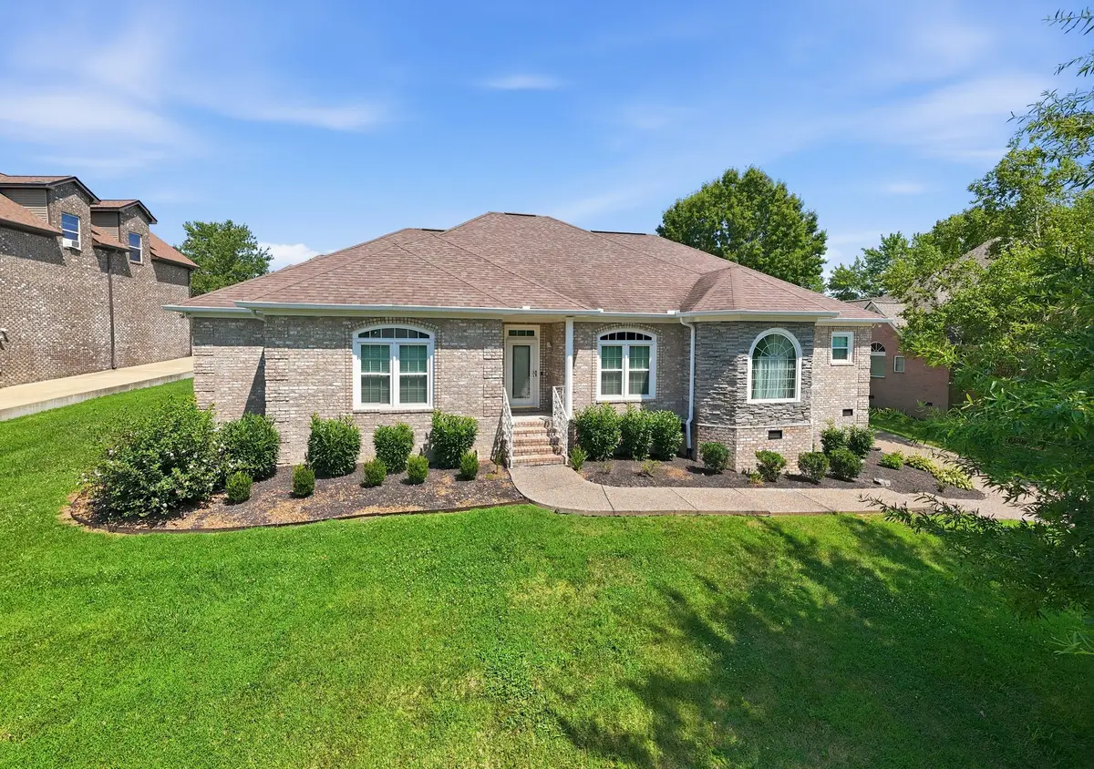114 Collinwood Dr, Gallatin, TN 37066 - #1