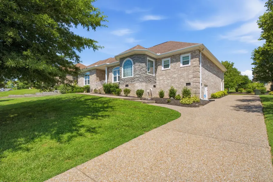 114 Collinwood Dr, Gallatin, TN 37066 - #2